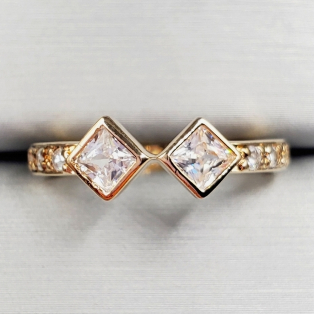 Yellow Gold Geometric Ring